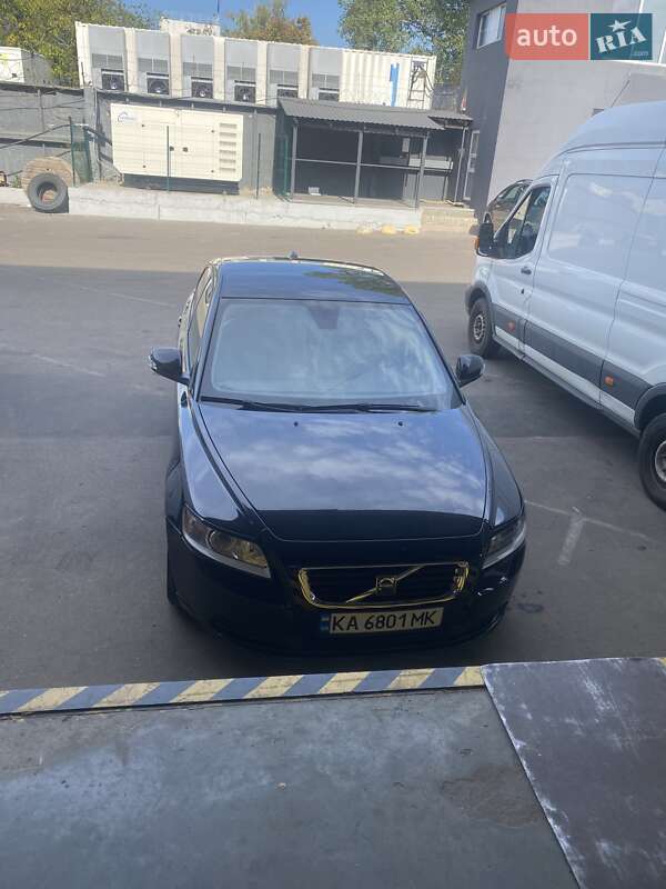 Седан Volvo S40 2009 в Киеве