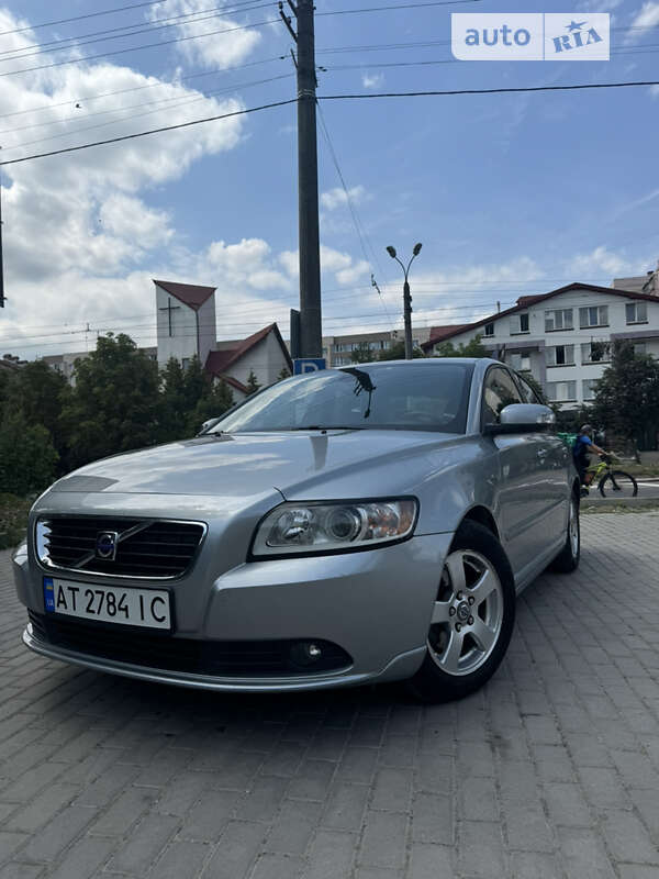 Седан Volvo S40 2009 в 