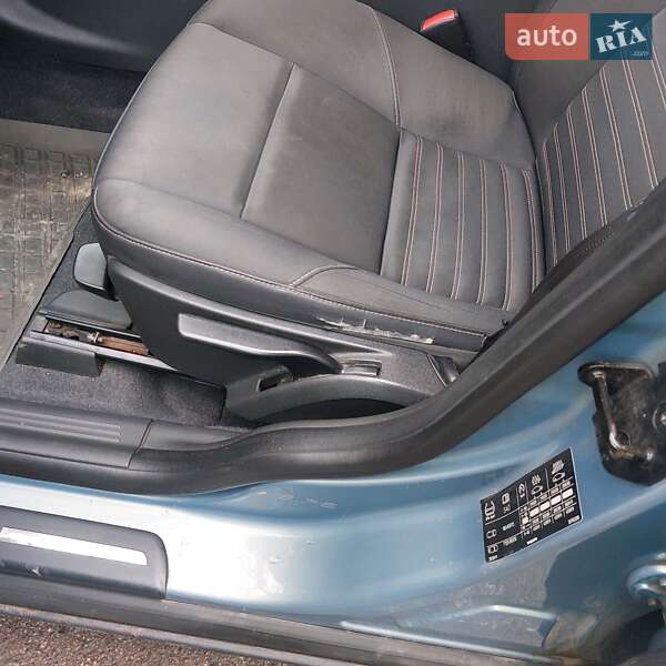 Седан Volvo S40 2010 в Полтаве