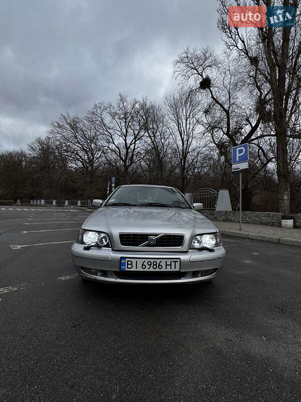 Седан Volvo S40 2003 в Полтаве