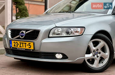 Седан Volvo S40 2011 в Стрые