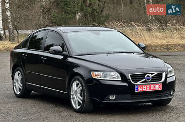 Седан Volvo S40 2012 в Стрые