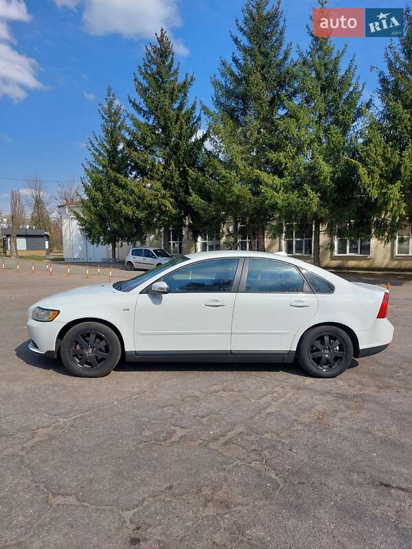 Седан Volvo S40 2009 в 
