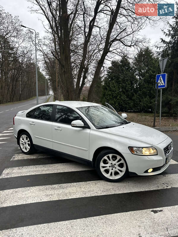 Volvo S40 2011