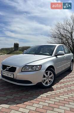 Седан Volvo S40 2009 в Овручі