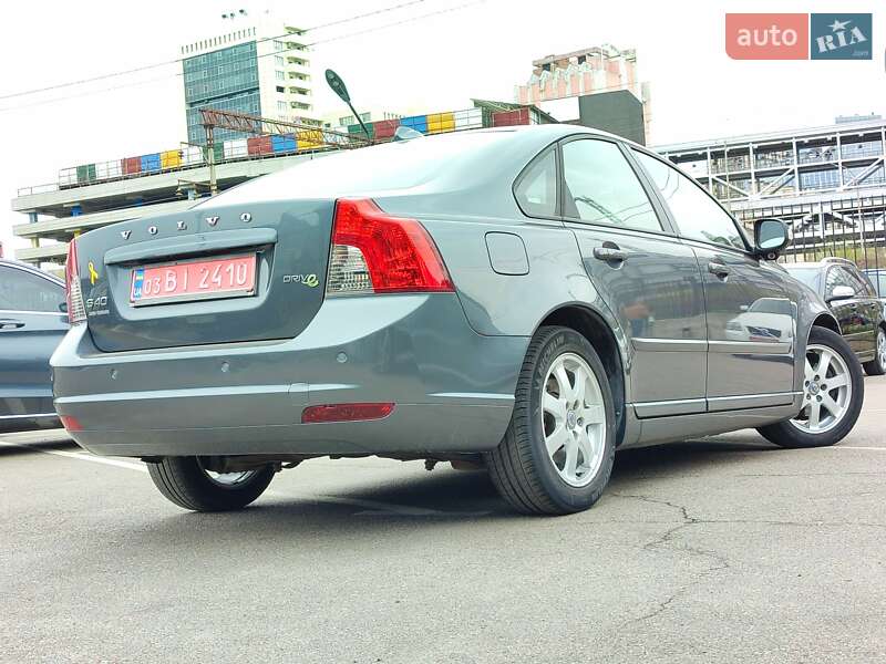Седан Volvo S40 2011 в Киеве