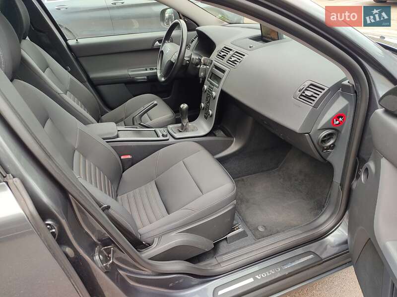 Седан Volvo S40 2011 в Киеве