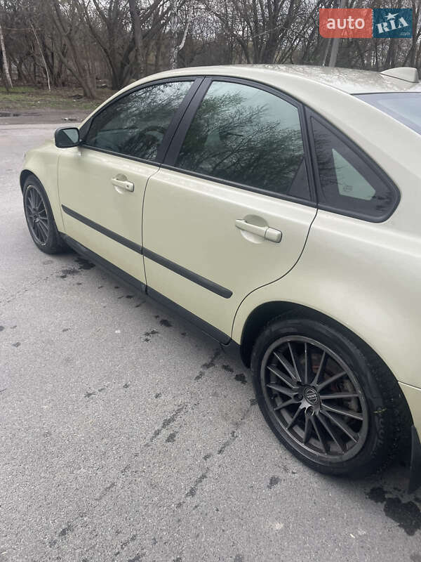 Седан Volvo S40 2005 в Василькове