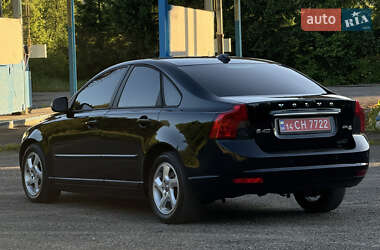 Седан Volvo S40 2012 в 