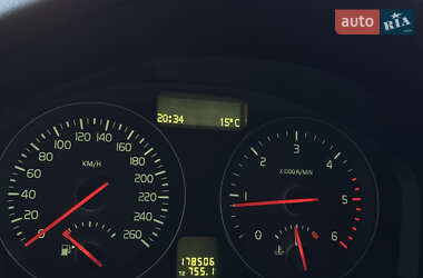 Седан Volvo S40 2012 в 