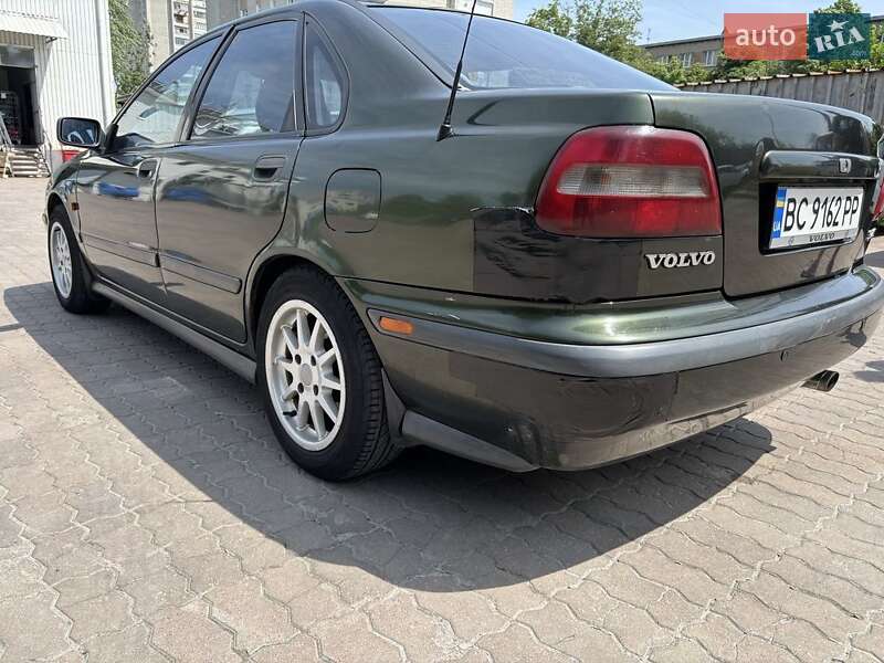 Седан Volvo S40 1996 в Львові
