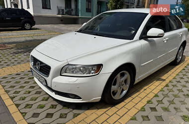 Седан Volvo S40 2012 в 