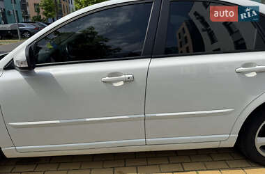 Седан Volvo S40 2012 в 