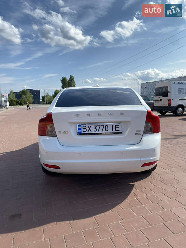 Седан Volvo S40 2009 в Нетешине