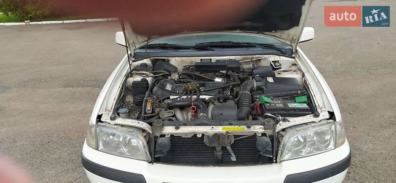 Седан Volvo S40 2001 в Ровно