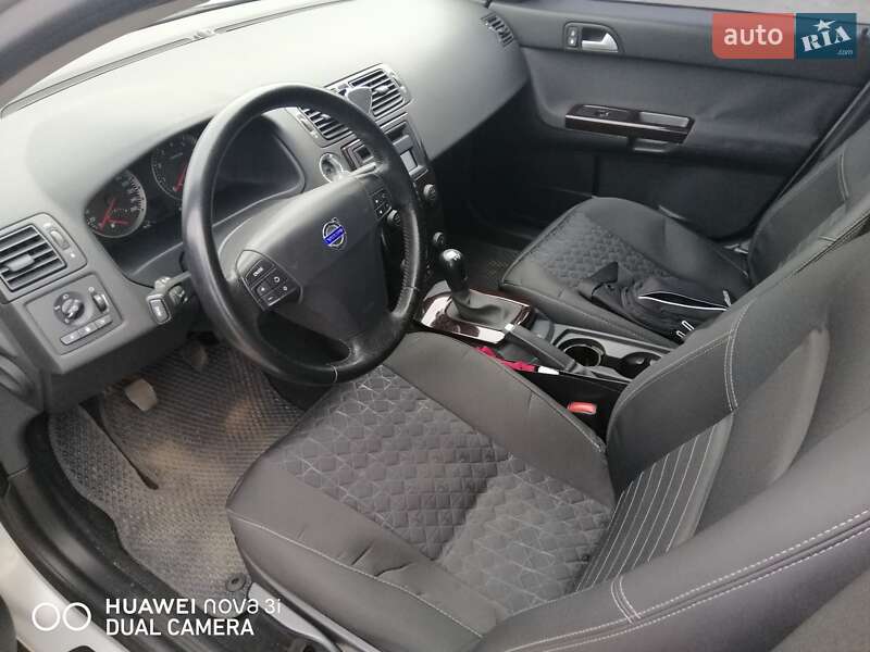 Седан Volvo S40 2007 в Вараше