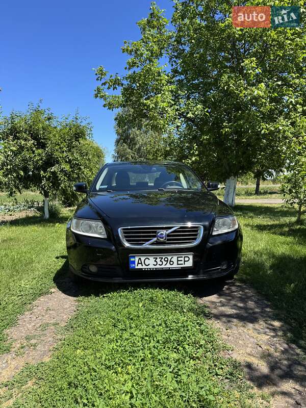 Седан Volvo S40 2008 в Киверцах