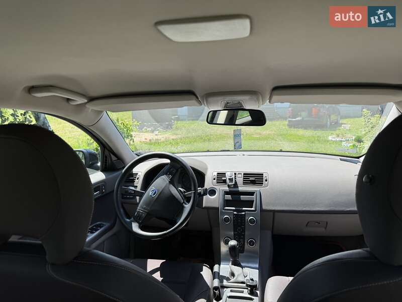 Седан Volvo S40 2008 в Киверцах