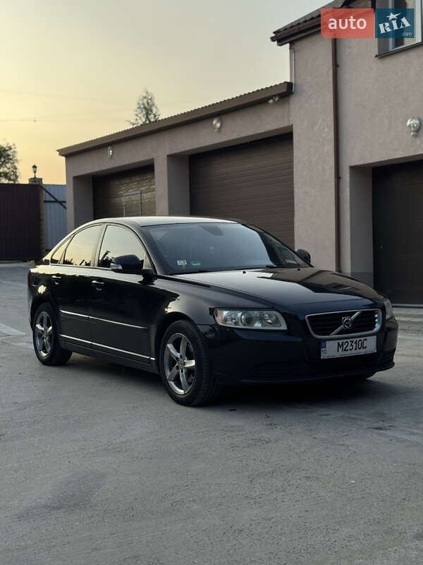 Седан Volvo S40 2009 в Киеве