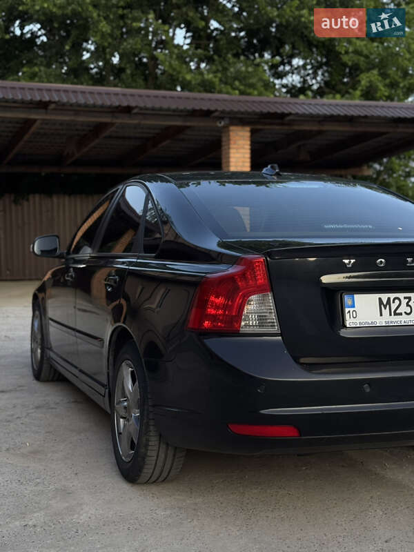Седан Volvo S40 2009 в Киеве