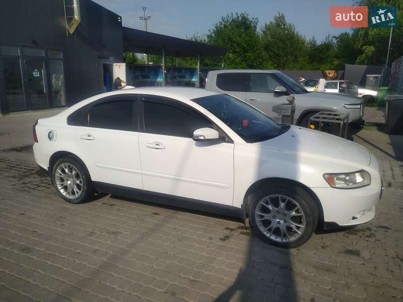 Седан Volvo S40 2007 в Дублянах