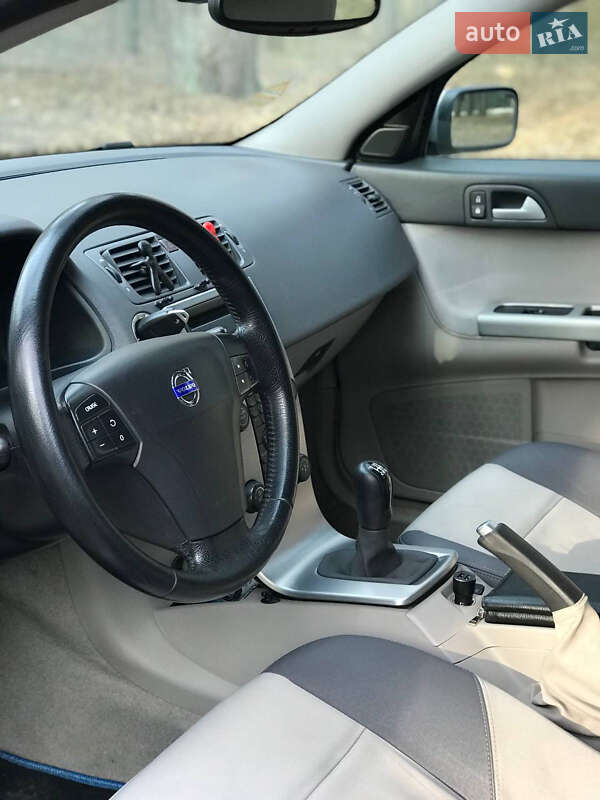 Седан Volvo S40 2006 в Чернигове