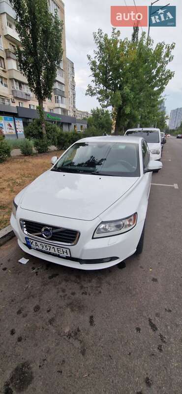 Volvo S40 2012