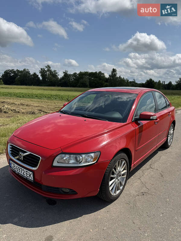 Седан Volvo S40 2010 в Чернигове