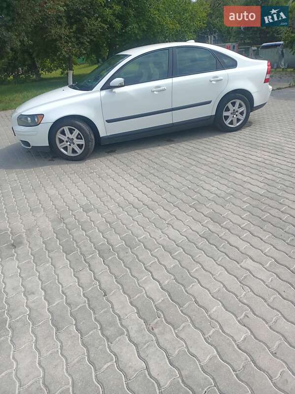 Седан Volvo S40 2005 в Хоросткове