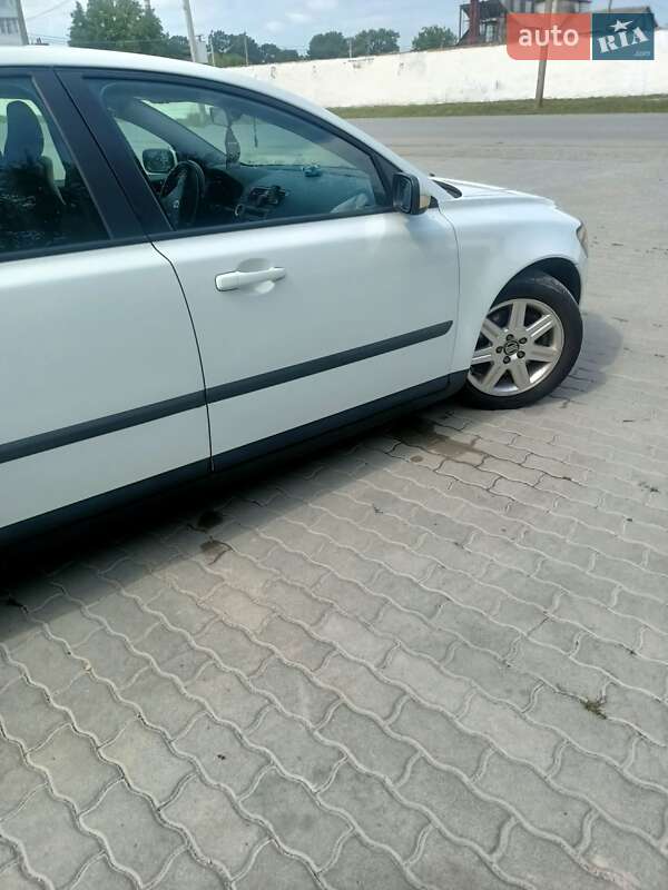 Седан Volvo S40 2005 в Хоросткове