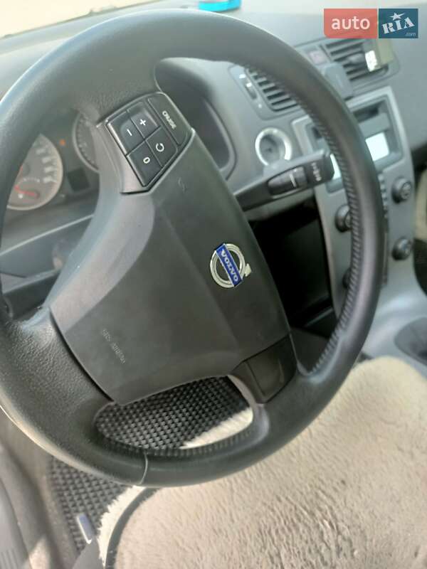 Седан Volvo S40 2005 в Хоросткове