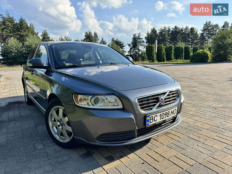 Седан Volvo S40 2010 в Судовой Вишне