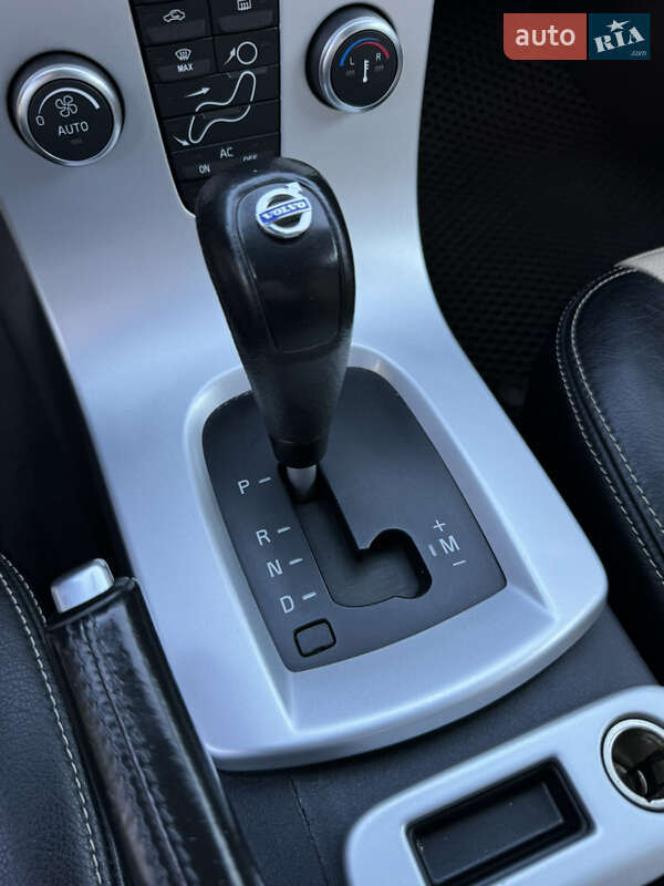 Седан Volvo S40 2012 в Запоріжжі