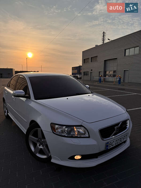 Седан Volvo S40 2008 в Львові