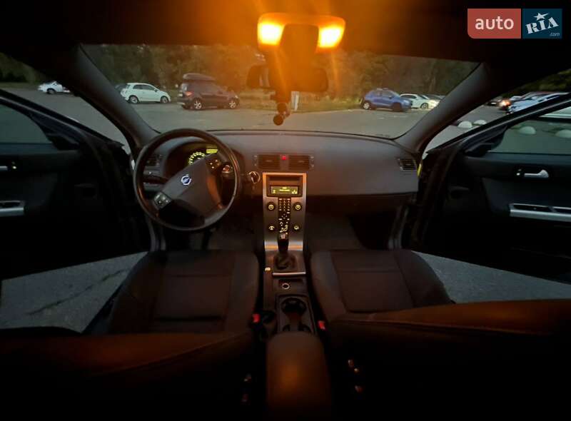 Седан Volvo S40 2006 в Киеве