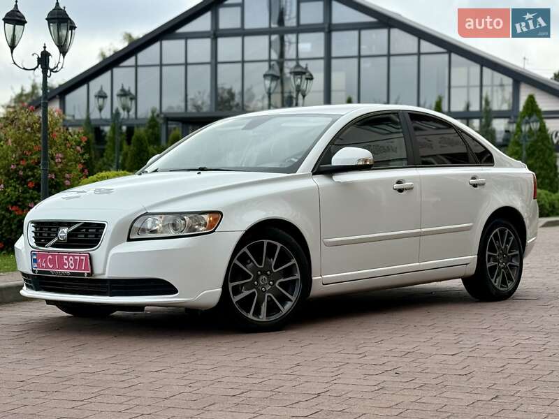 Седан Volvo S40 2010 в Стрые