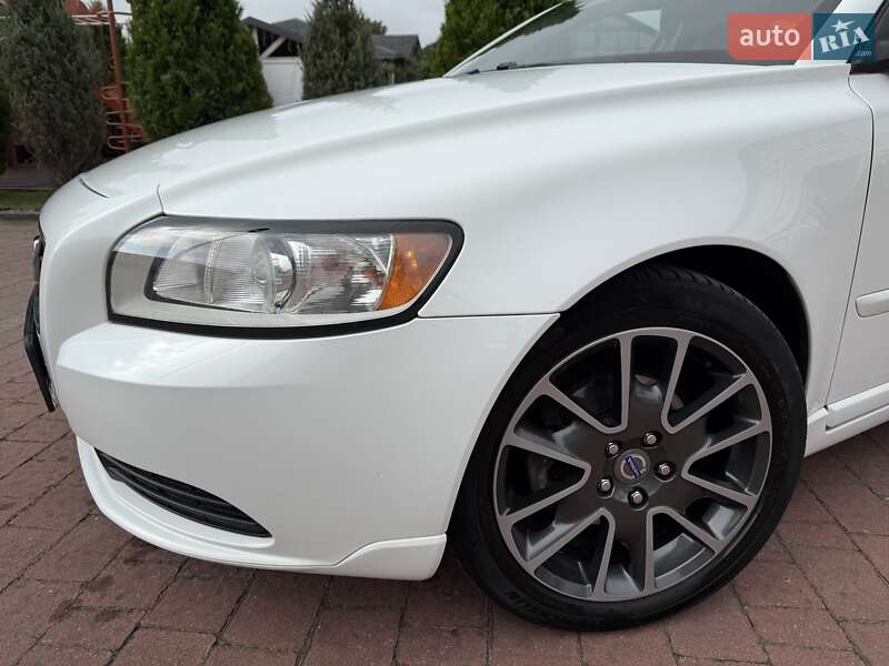 Седан Volvo S40 2010 в Стрые