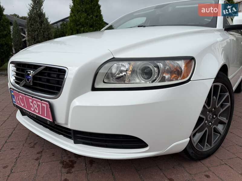 Седан Volvo S40 2010 в Стрые