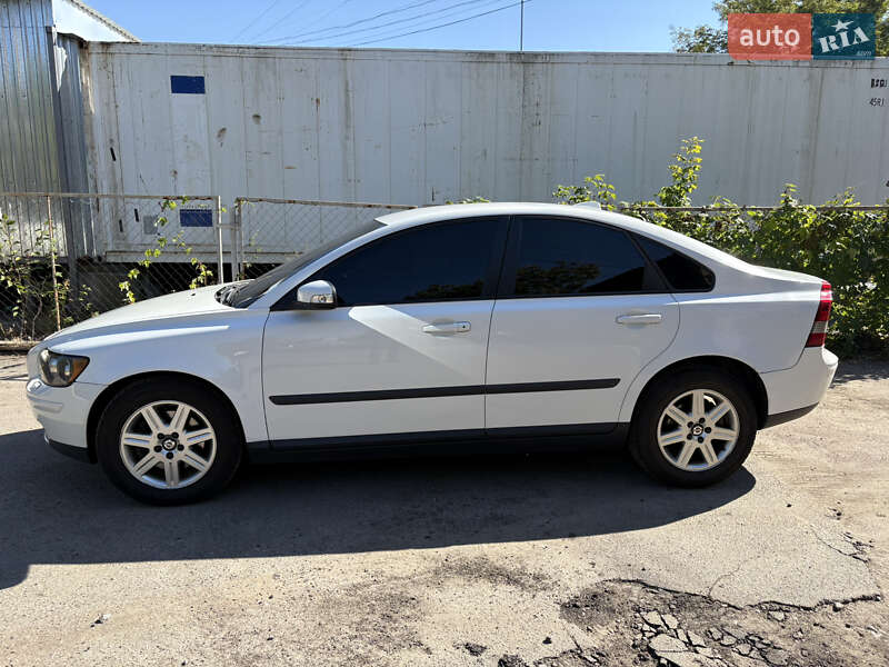 Седан Volvo S40 2006 в Киеве