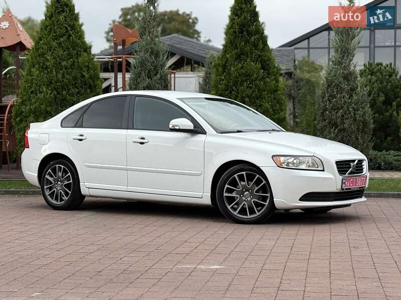 Седан Volvo S40 2010 в Стрые