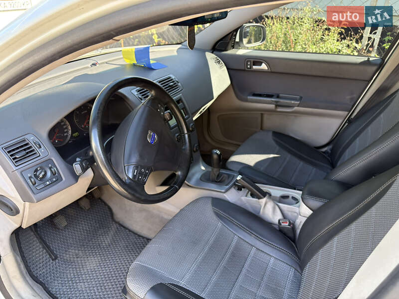 Седан Volvo S40 2006 в Киеве