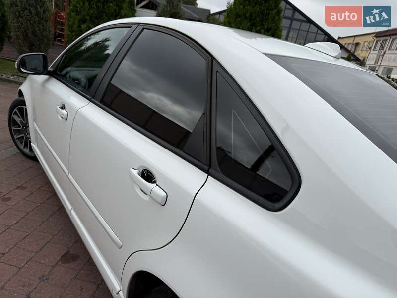 Седан Volvo S40 2010 в Стрые