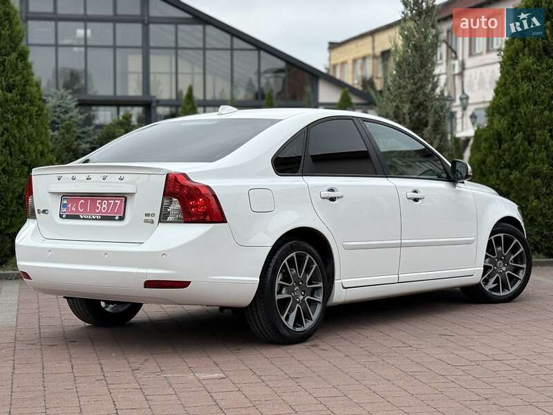 Седан Volvo S40 2010 в Стрые