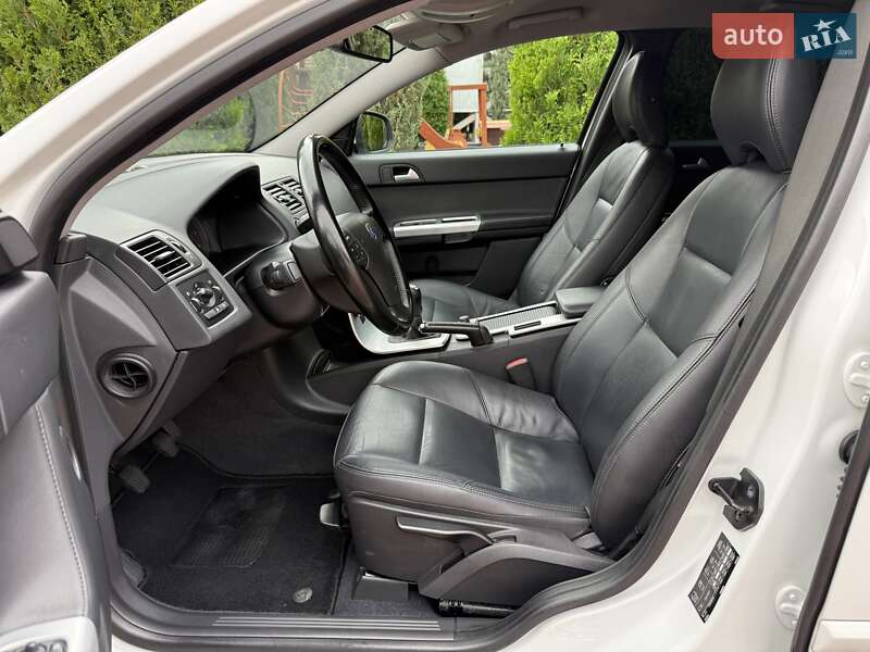 Седан Volvo S40 2010 в Стрые