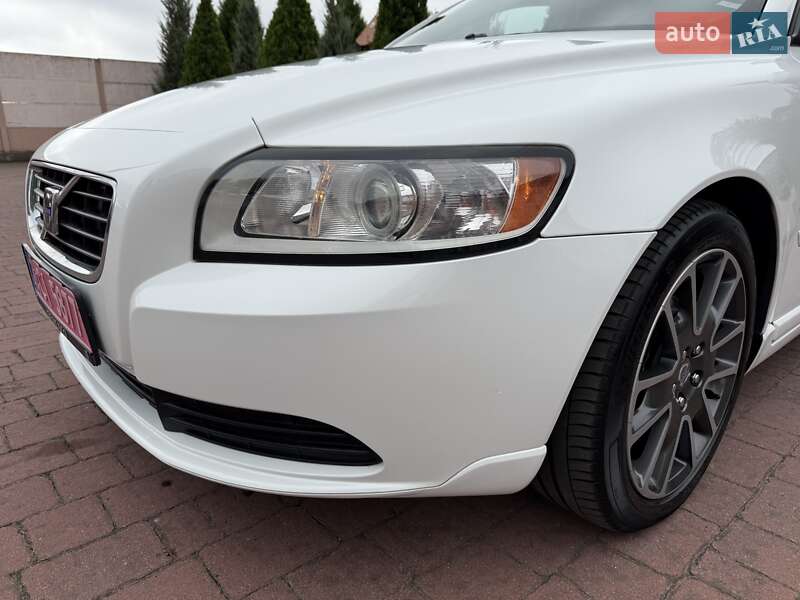 Седан Volvo S40 2010 в Стрые