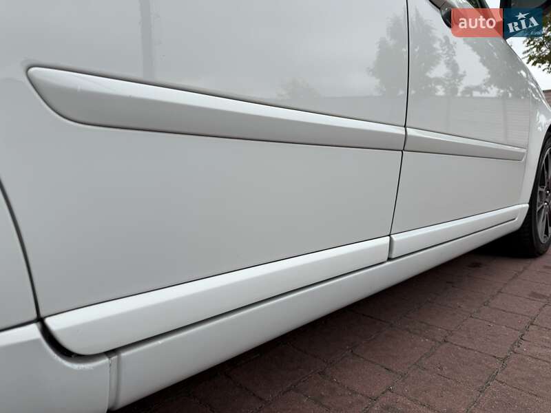 Седан Volvo S40 2010 в Стрые