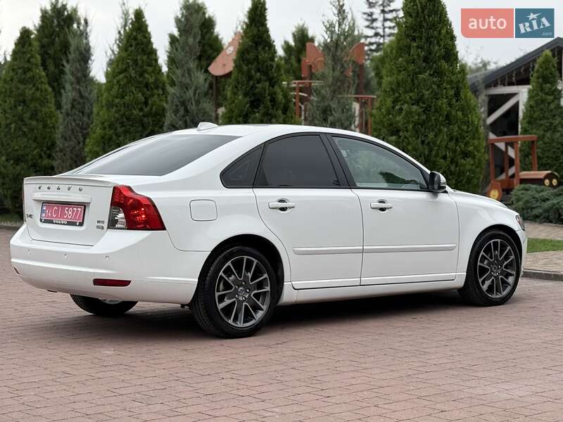 Седан Volvo S40 2010 в Стрые