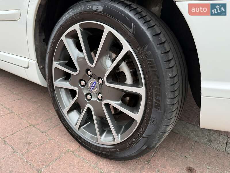 Седан Volvo S40 2010 в Стрые