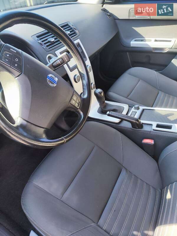 Седан Volvo S40 2010 в Мукачевому