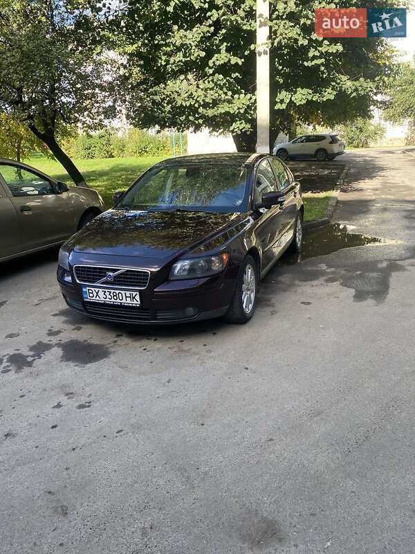 Седан Volvo S40 2006 в Староконстантинове